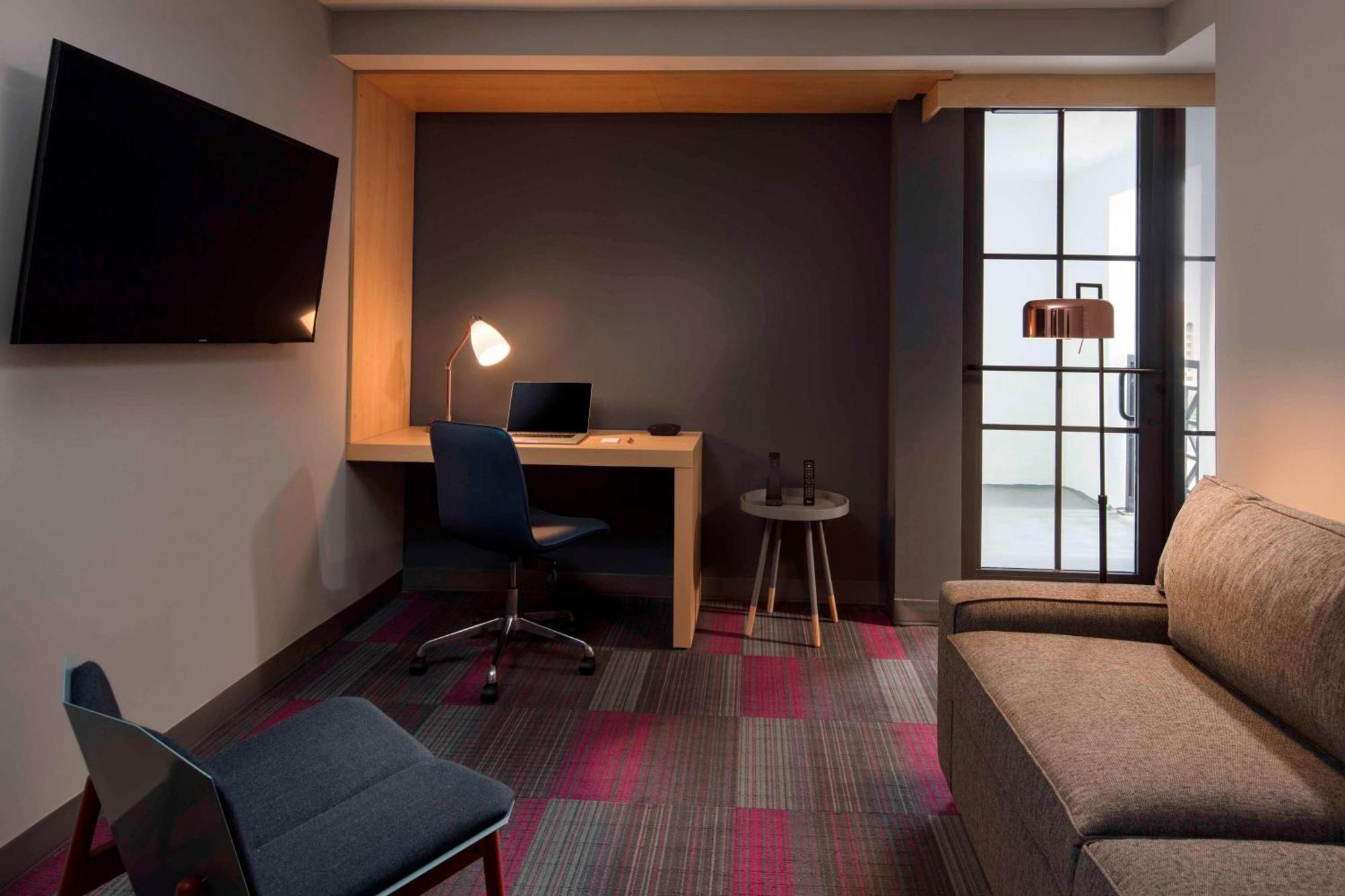 Отель Aloft Корал-Гэйблз Экстерьер фото